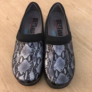 Grey’s Anatomy Softwalk Black/Grey Nursing Shoes